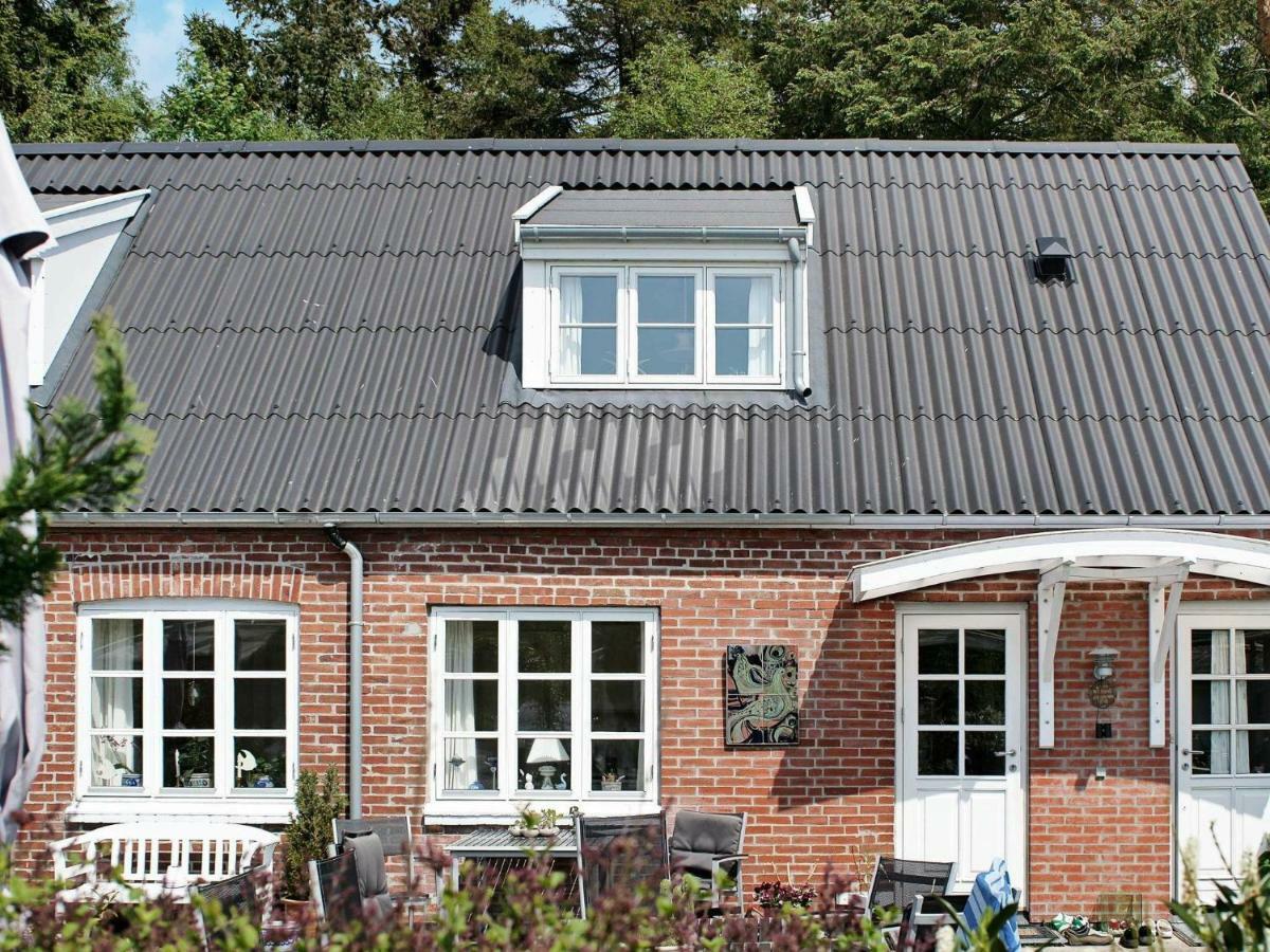 4 Person Holiday Home In Nex Langedeby エクステリア 写真