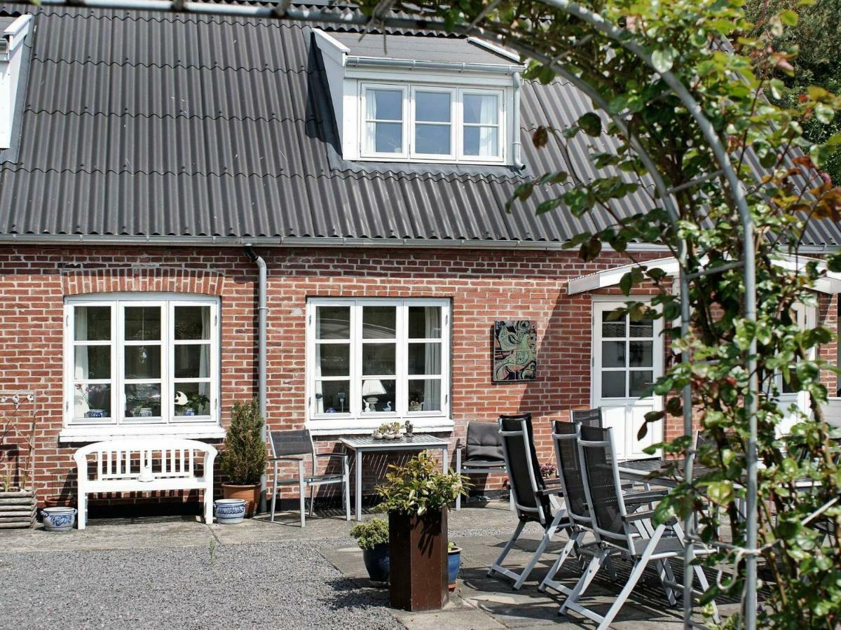 4 Person Holiday Home In Nex Langedeby エクステリア 写真